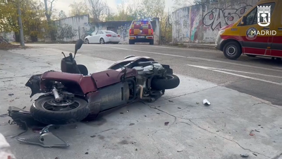 Herido grave un motorista de 23 años al chocar con un coche en una salida de la A-5 en Latina
