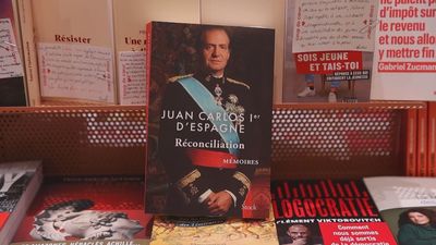 Don Juan Carlos llega a Galicia en plena polémica por la publicación de sus memorias