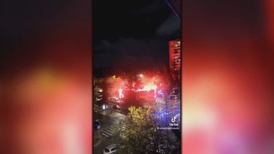 Ultras del Rayo y del Lech Poznan se enfrentan con piedras y bengalas en Vallecas