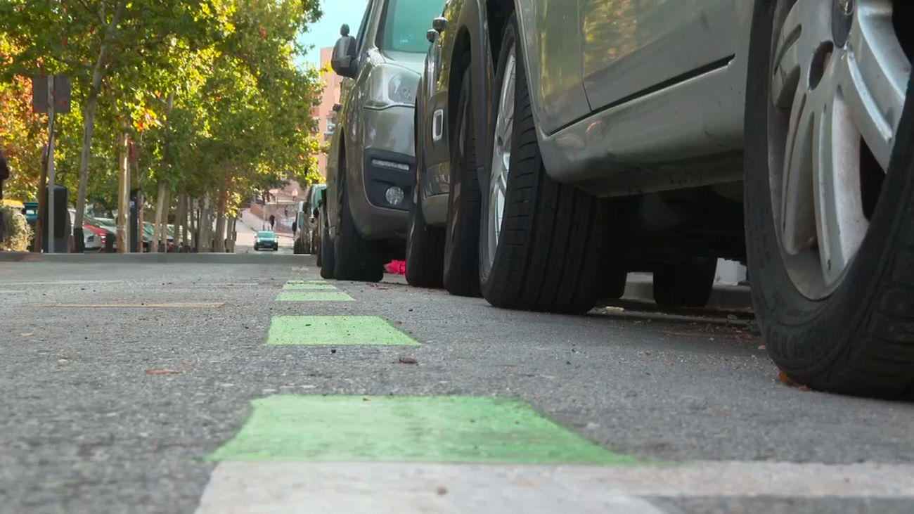 El efecto 'barrio frontera' convierte a Usera en un campo de batalla por las plazas de aparcamiento