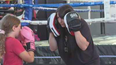 Jana, con su escuela en Torrejón de Velasco, contagia su pasión por el boxeo