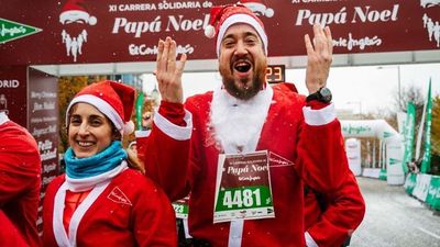 La Carrera de Papá Noel espera teñir de rojo y blanco Madrid con 10.000 participantes