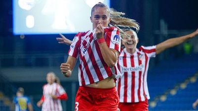 Andrea Medina cumple un sueño al jugar su partido 100 con el Atlético de Madrid