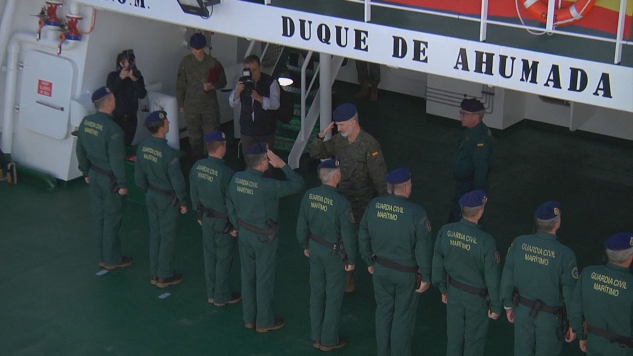 El Rey visita en Cádiz a la Unidad del Servicio Marítimo de la Guardia Civil