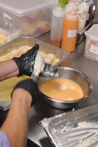 Nos colamos en la cocina del restaurante Bestial en hora punta