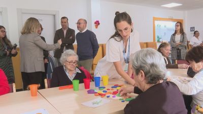 El Ayuntamiento de Madrid 'da un respiro' a familiares cuidadores de mayores dependientes