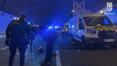 Muere un motorista de 55 años tras chocar contra un vehículo de conservación de carreteras en la M-23