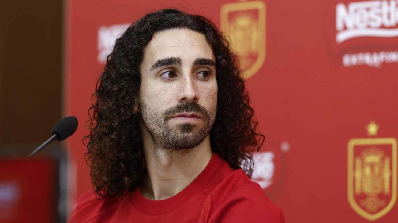 Cucurella: "Lamine quería estar, pero lo importante es que se recupere bien"
