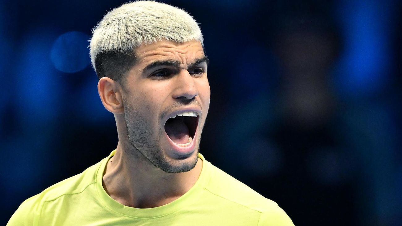 Alcaraz tumba a Fritz y roza las semifinales de las Finales ATP