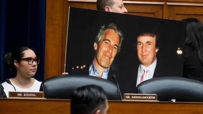 Epstein insinuó que Trump sabía de sus abusos y que "pasó horas" con una de las víctimas