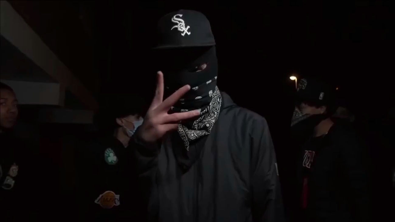 Las bandas latinas ya no solo actúan en la calle: su territorio también está en las redes sociales