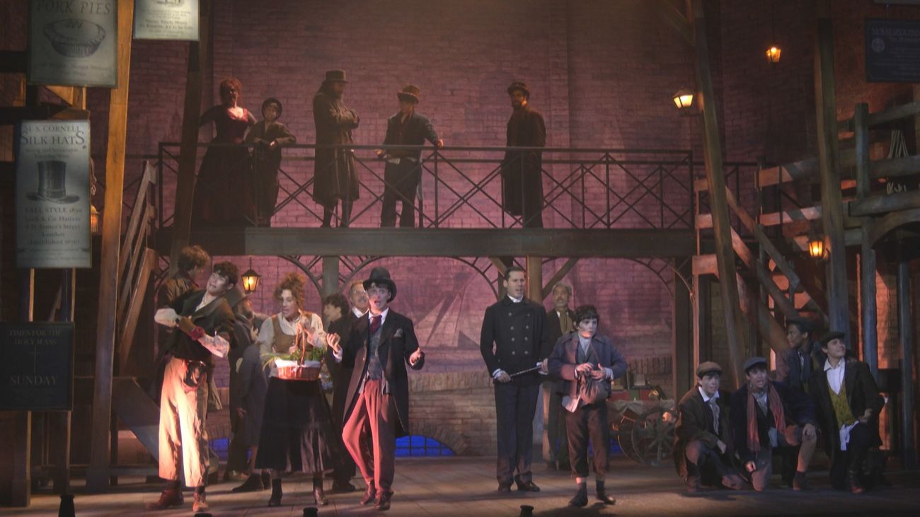 Nos colamos en los camerinos del musical Oliver Twist en el Teatro La Latina de Madrid