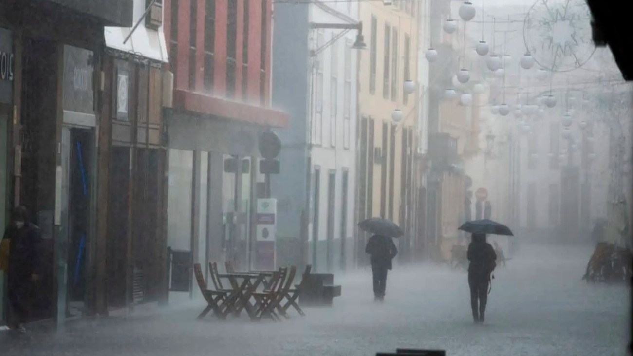 La borrasca Claudia azota Canarias