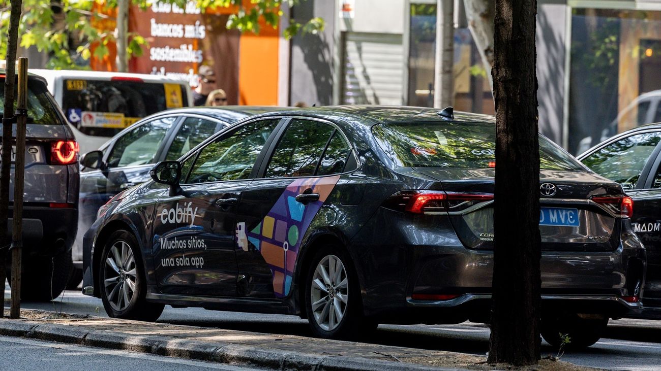 Piden paralizar la entrada de 8.500 VTC más en Madrid por sus efectos en el tráfico