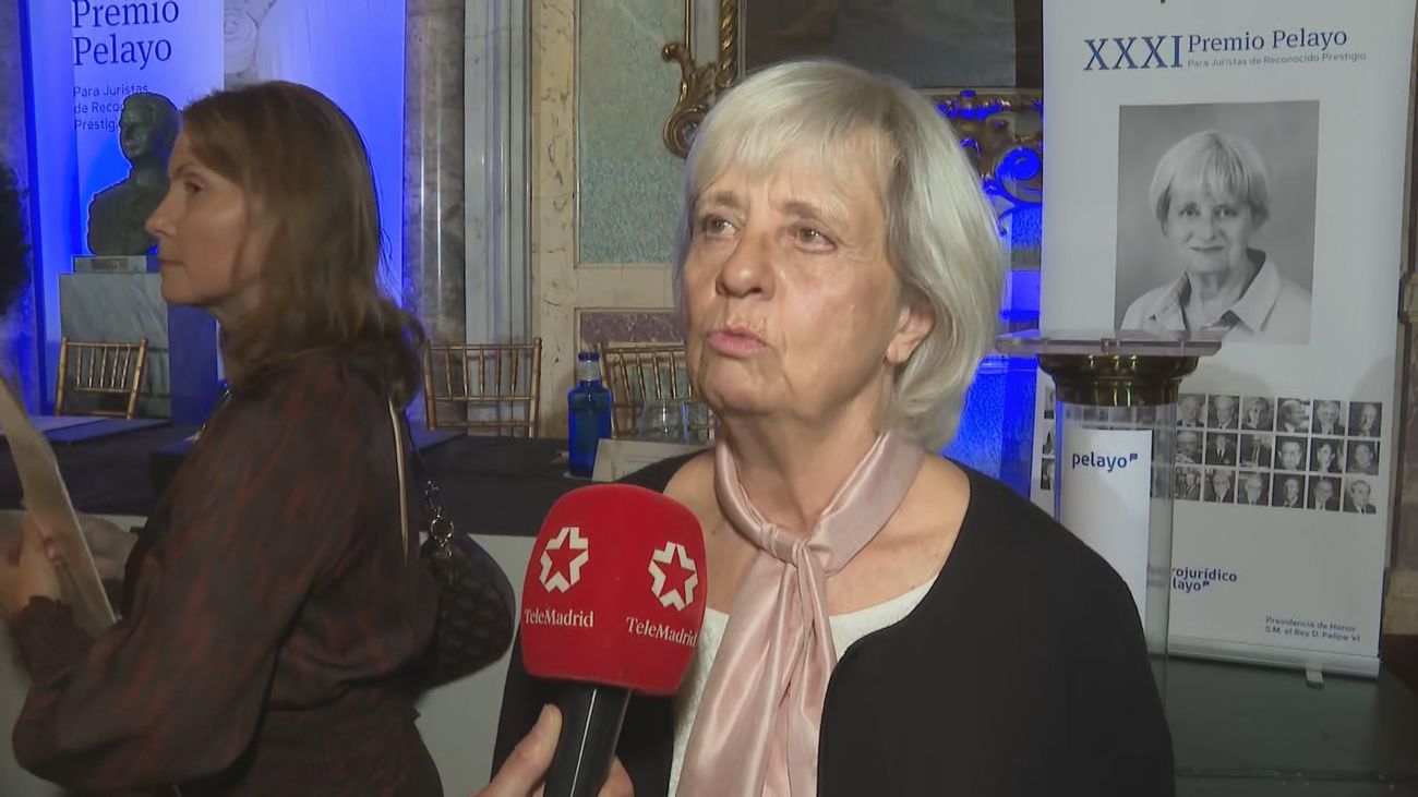 Paloma Biglino subraya la defensa de los valores constitucionales al recibir el Premio Pelayo