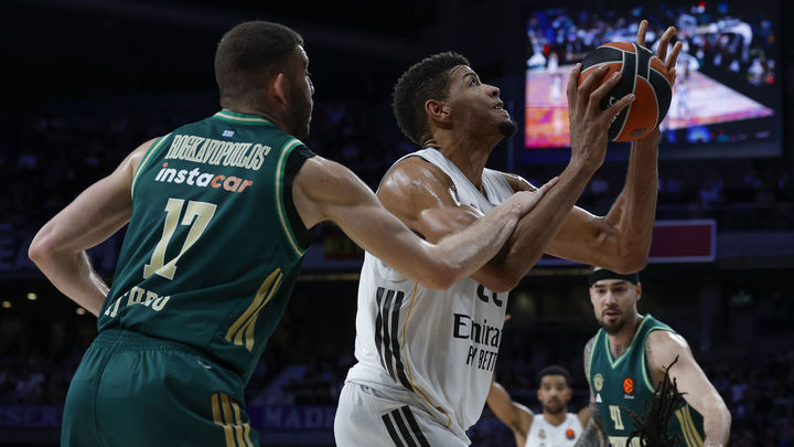 Tavares ante Panathinaikos / EFE