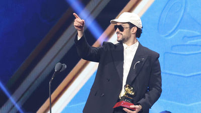 Bad Bunny y el dúo argentino Ca7riel & Paco Amoroso arrasan en los Latin Grammy 2025, con sorpresa de Alejandro Sanz