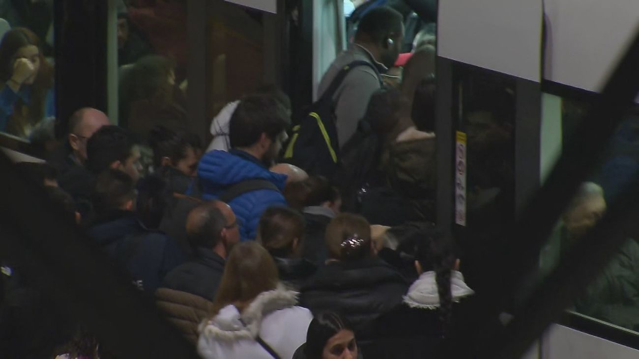 El 80% de los madrileños prefiere usar el Metro frente al Cercanías, según una encuesta