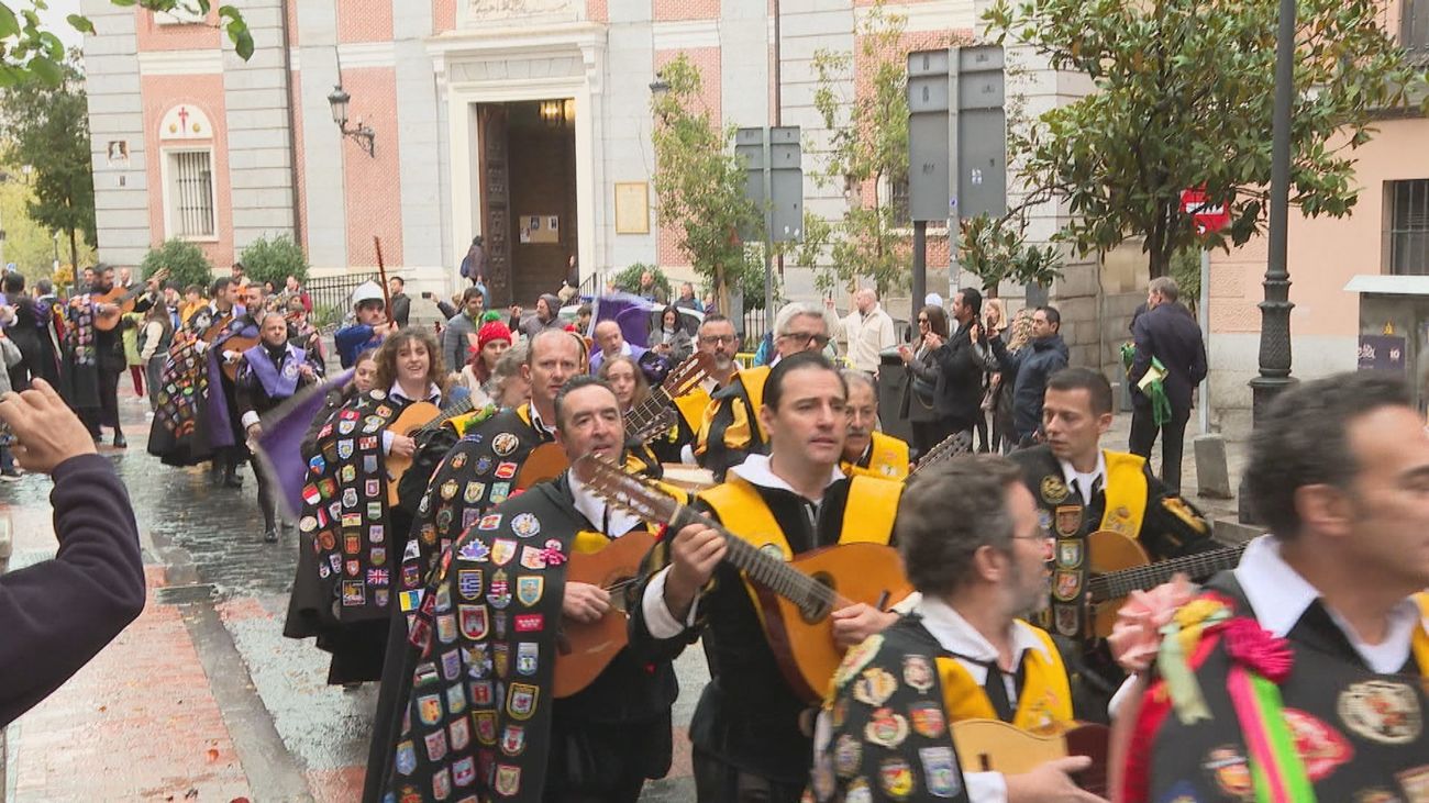 Las tunas toman las calles del centro de Madrid