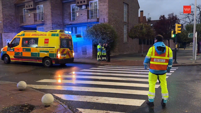 Dos menores heridos, uno grave, tras chocar su patinete contra un coche en Parla