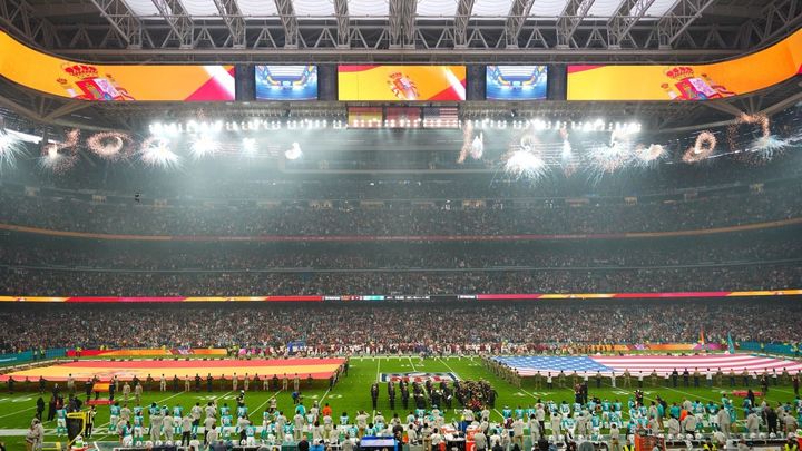 Ambiente previo al partido de la NFL en Madrid