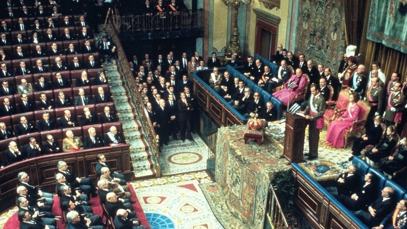 Telemadrid presenta una programación especial dedicada al 50º aniversario de la Monarquía y la Transición Española
