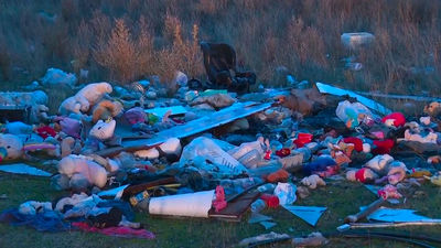 Vertidos ilegales  en un olivar  entre Griñón y Moraleja de Enmedio