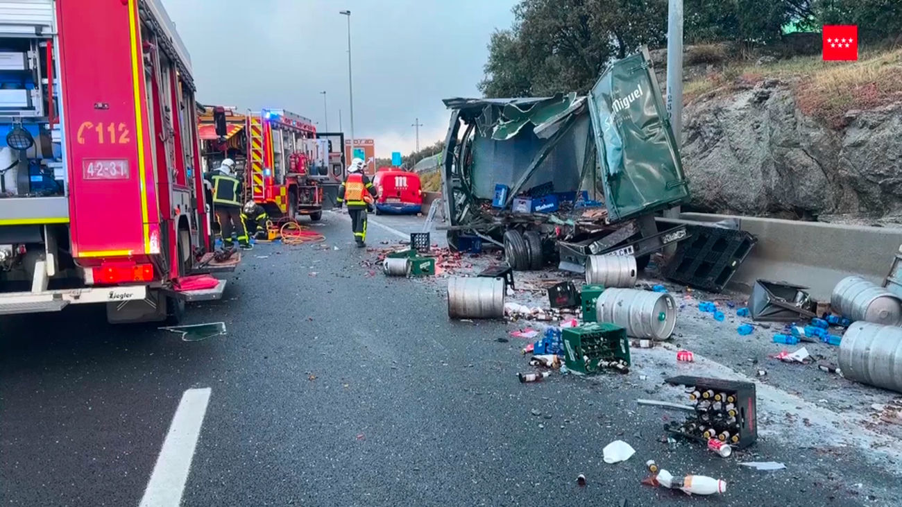 34 heridos en un accidente entre un autobús, un camión y un vehículo de reparto en la A-6 en Collado Villalba
