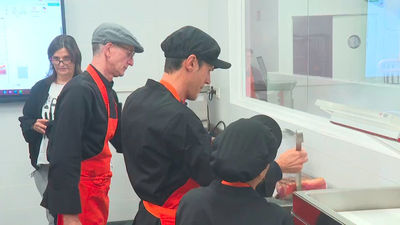 Almeida resalta que más del 50% de los alumnos de las escuelas municipales logra empleo