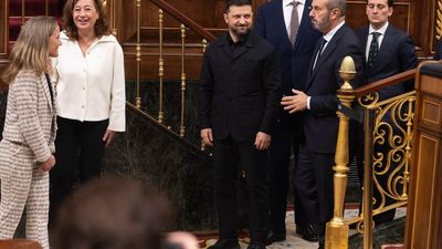Zelenski, recibido por Armengol y Rollán en el Congreso en el inicio de su visita a Madrid
