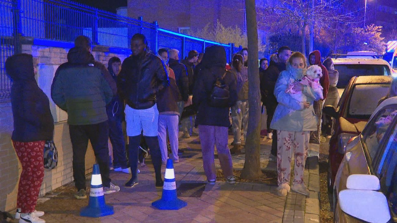 Un incendio en un garaje de Colmenar Viejo obliga a desalojar a 150 personas