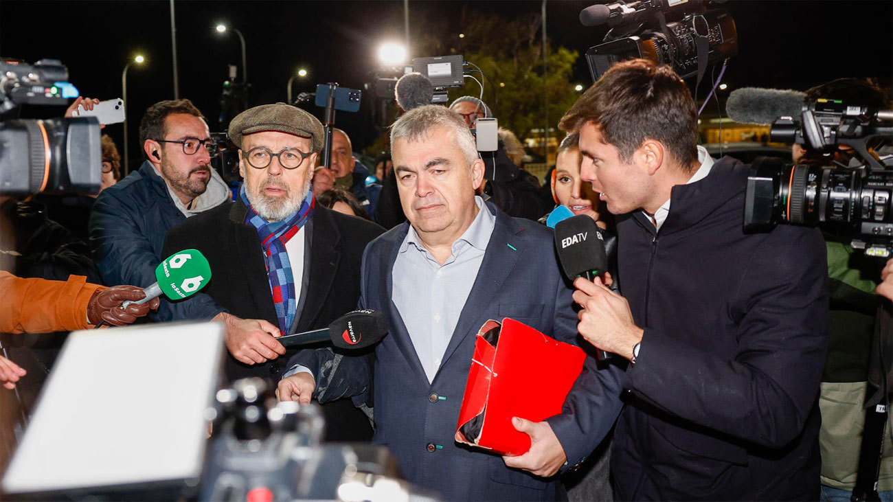 Santos Cerdán denuncia "mentiras" y "manipulaciones" a su salida de la prisión de Soto del Real