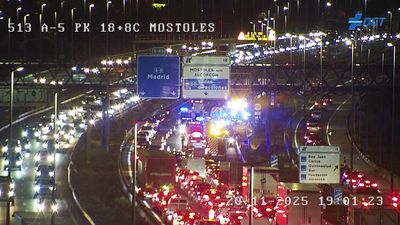 Retenciones en la A-5, de entrada a Madrid, por un accidente en Móstoles