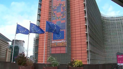 Bruselas recomienda a los jóvenes contratar planes privados ante el riesgo de pensiones públicas más bajas