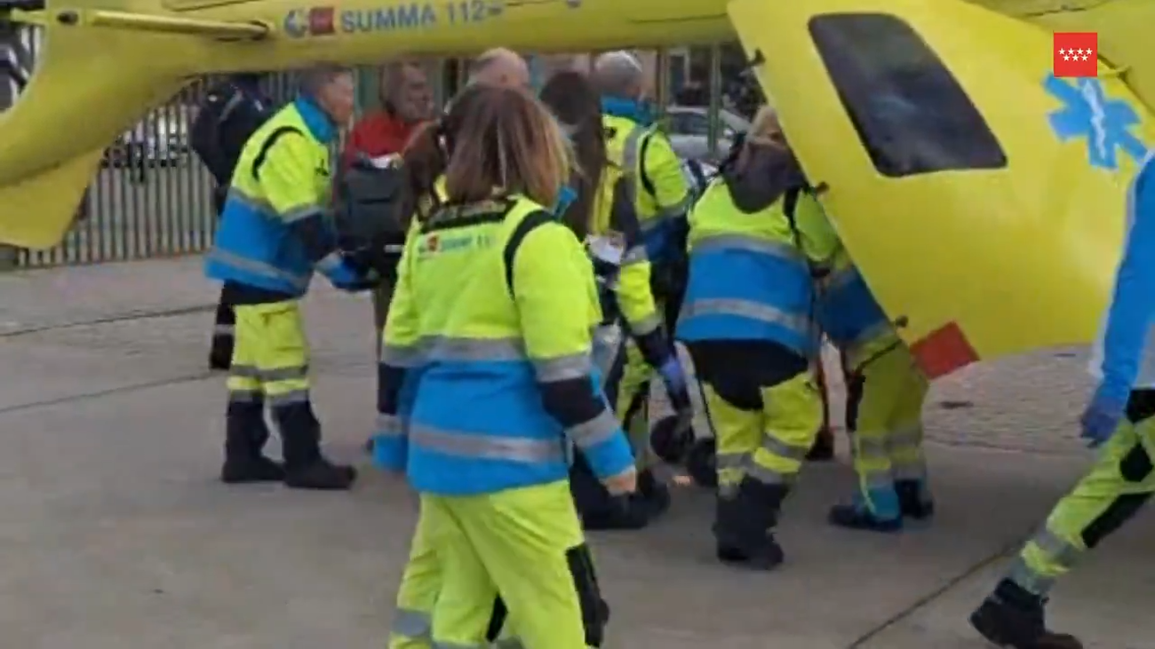 Muere una mujer y un hombre herido muy grave en un incendio en el parque de la calle Gazeta de Alcalá