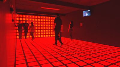 La experiencia ‘el suelo es lava’ más grande de Europa está en Madrid