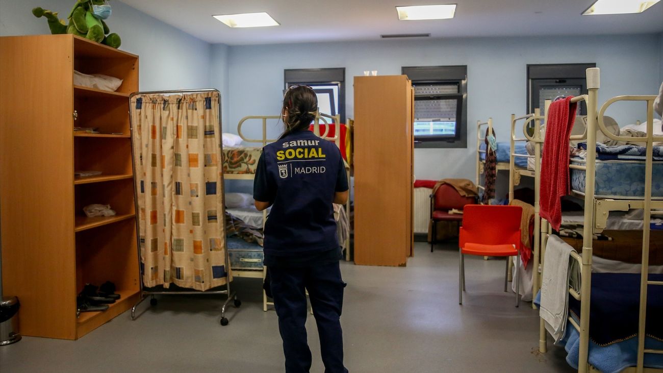 Arranca la Campaña municipal del frío en Madrid con 432 plazas diarias fijas en centros de acogida y pensiones