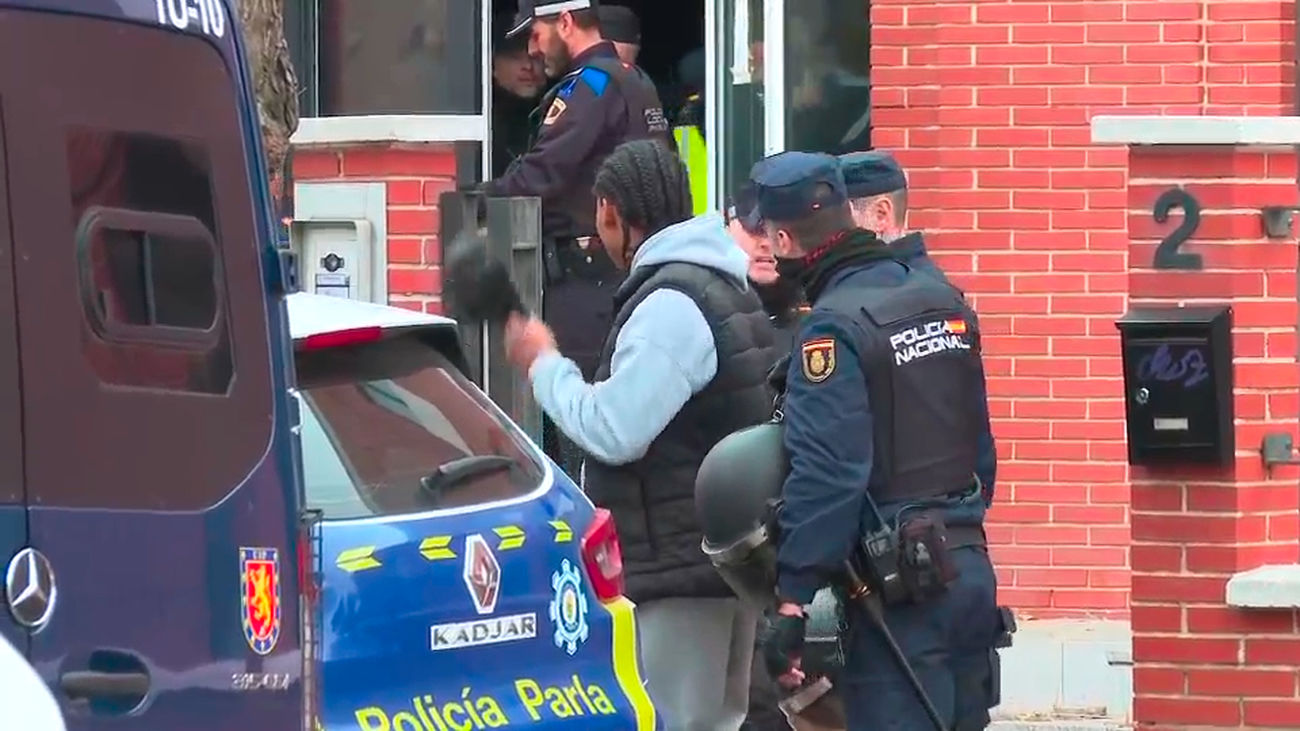 Desalojan el antiguo Hotel NH de Parla okupado por más de medio centenar de personas