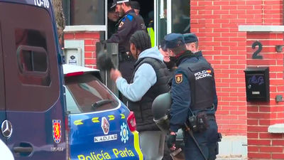 Desalojan el antiguo Hotel NH de Parla okupado por más de medio centenar de personas