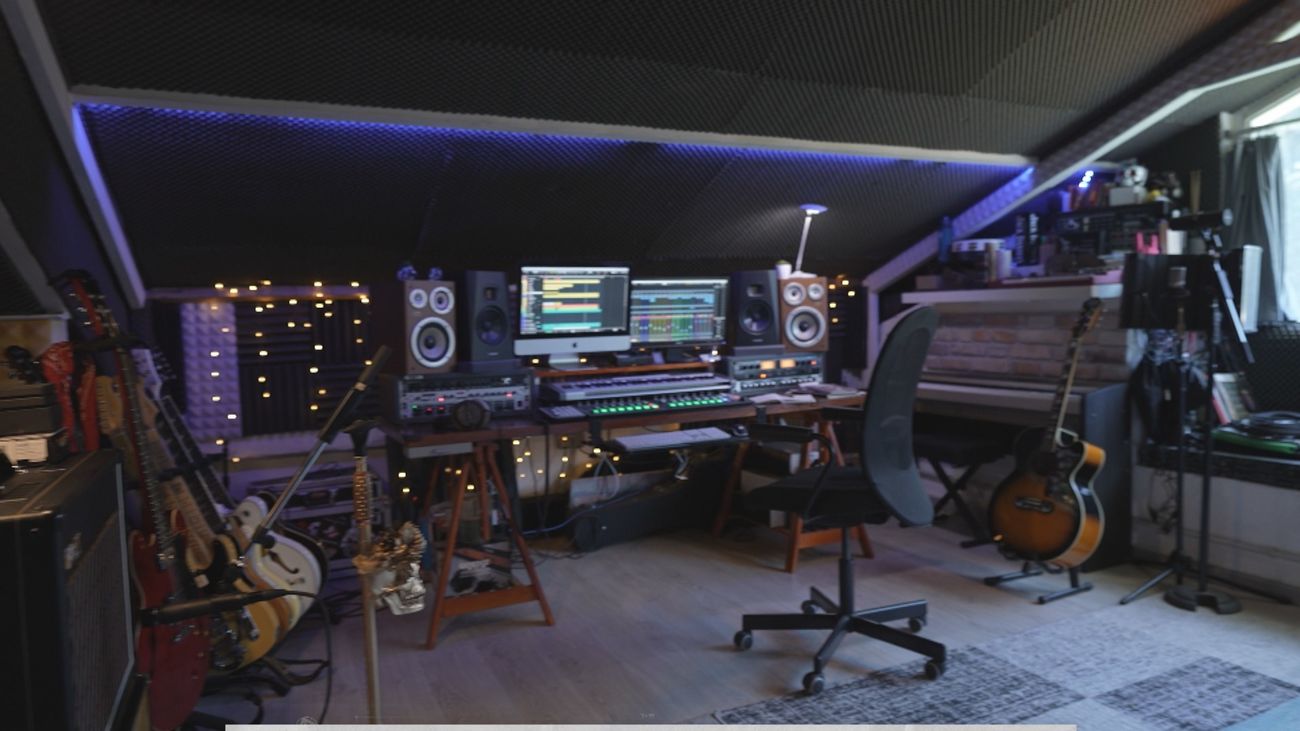 Una buhardilla también puede ser un estudio de música