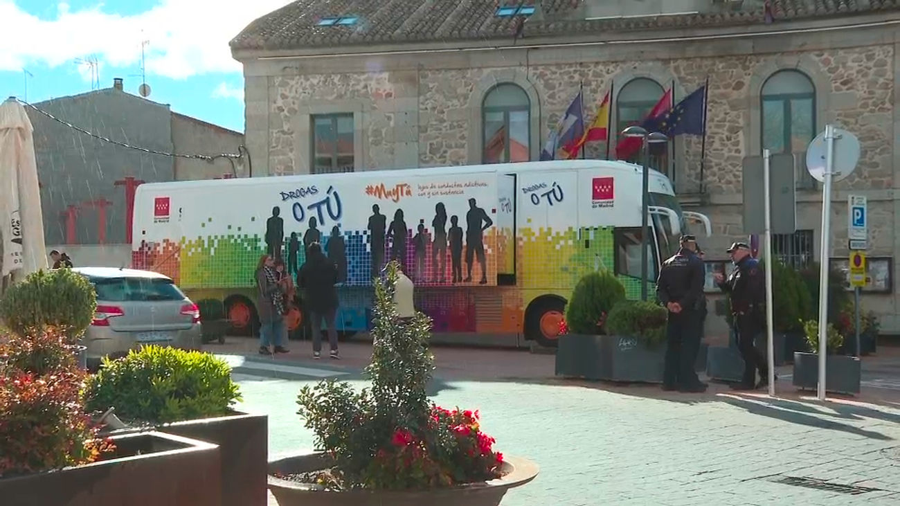 El autobús 'Drogas o tú' informa a más de 40.000 personas en un año sobre los riesgos de las adicciones