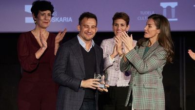 La Reina Letizia preside en Tudela un emotivo homenaje al cineasta Alejandro Amenábar