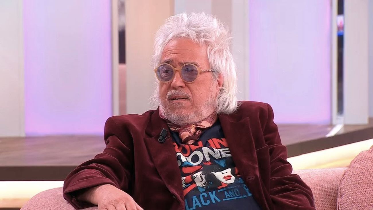 Escritor y mánager musical busca el amor tras 12 años de separación