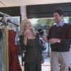 Moda de lujo por una causa: el mercadillo de Carmen Lomana