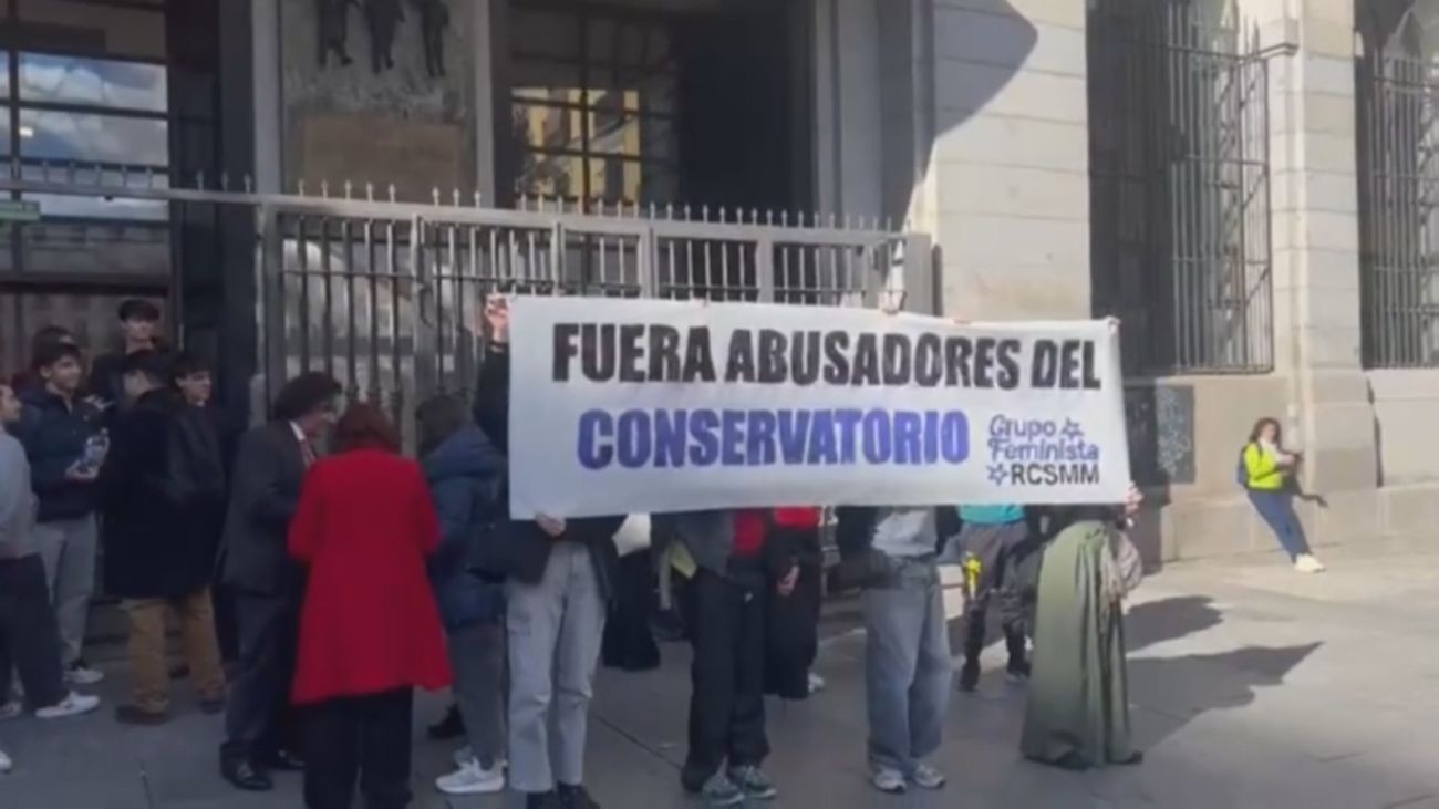 Protesta contra un profesor denunciado por acoso en el Real Conservatorio de Madrid