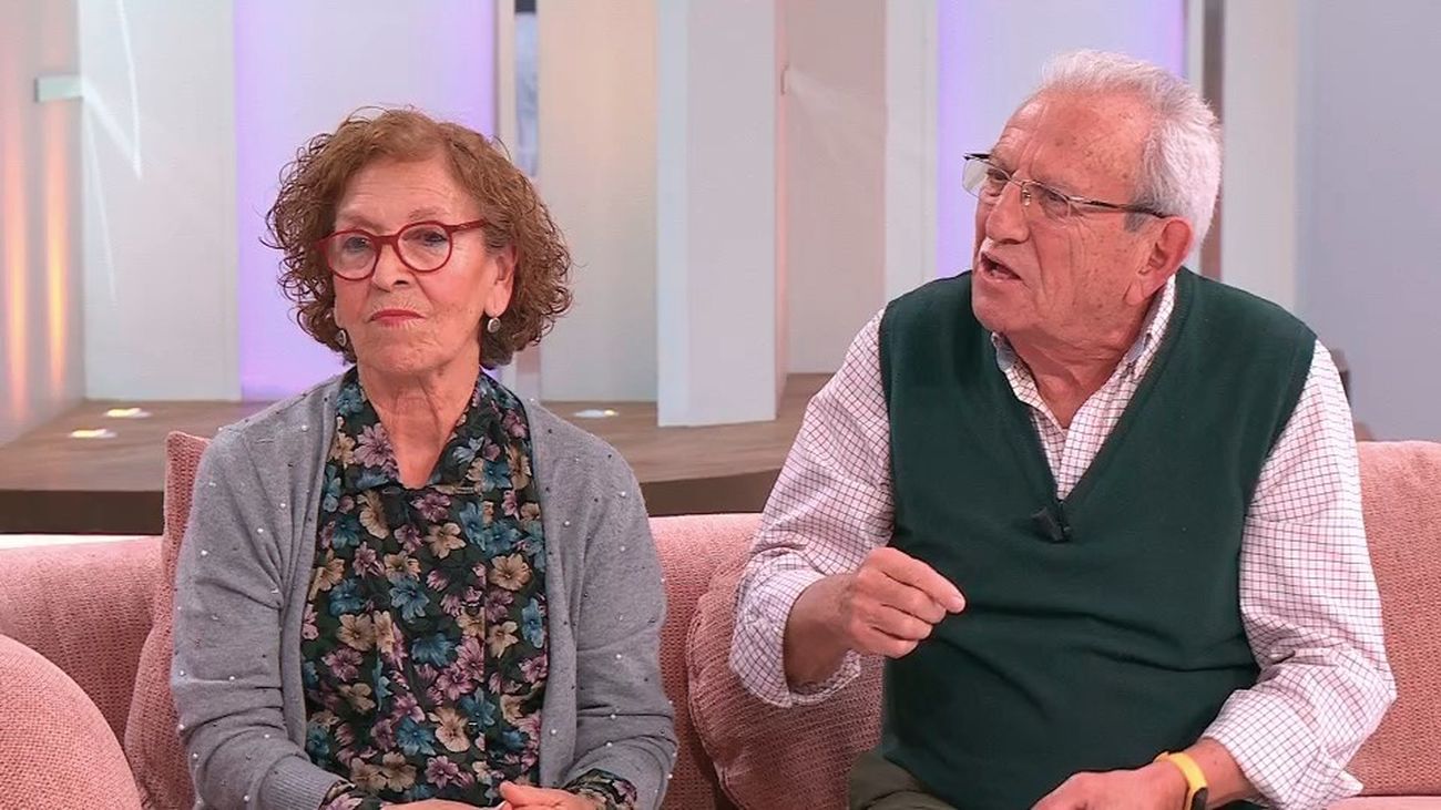 Medio siglo de un amor nacido entre cables y mudanzas