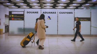 Patrullamos el Aeropuerto de Barajas junto a la Guardia Civil: controles de aduanas y seguridad