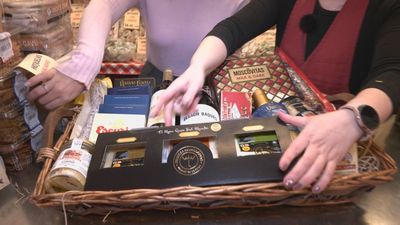 Así se preparan las tradicionales cestas de Navidad