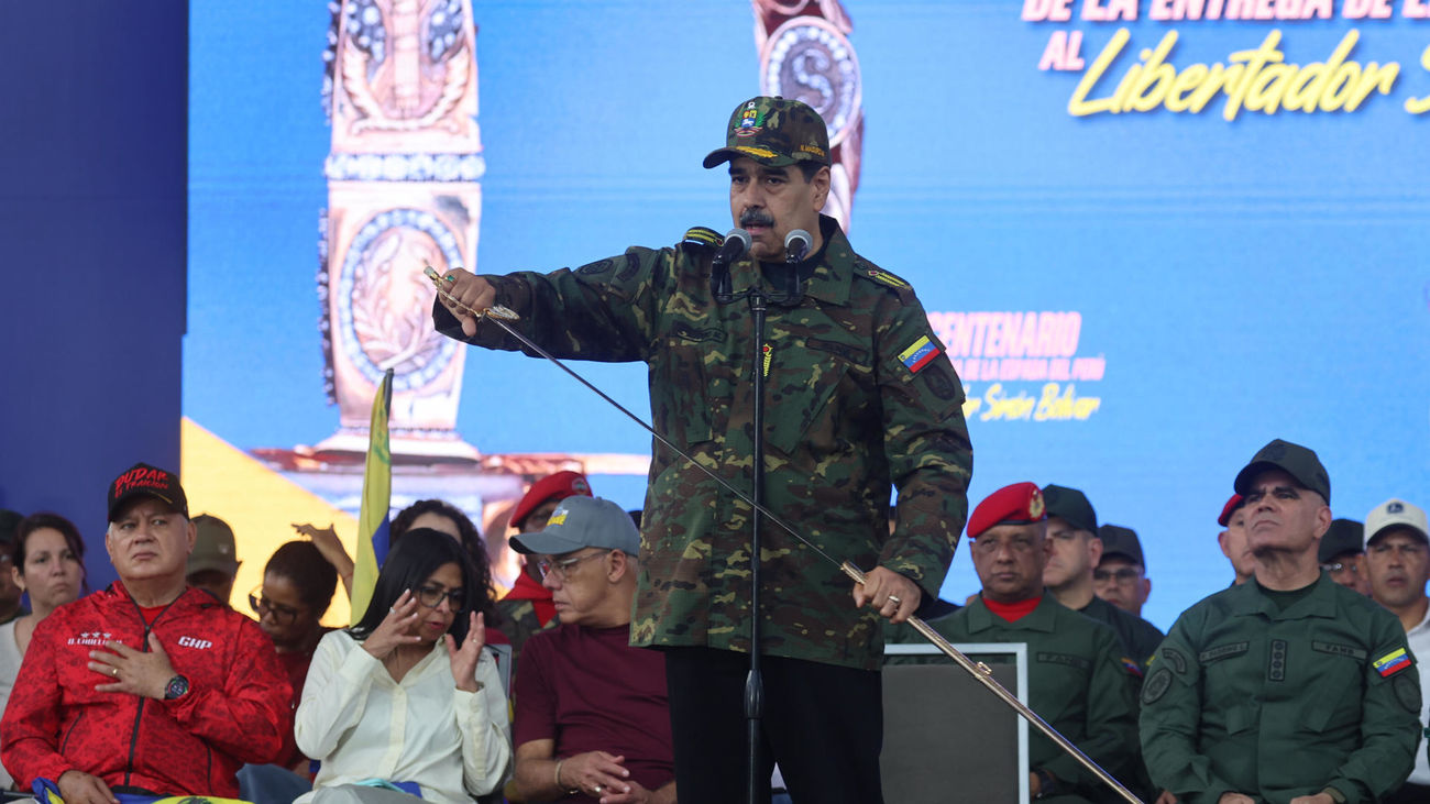 Maduro se "podría ir a Rusia o a otro país", dice el senador Mullin tras llamada de Trump