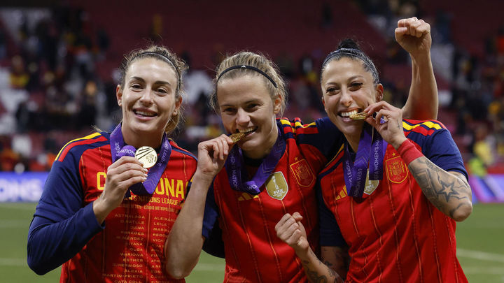 Alexia, Paredes y Jenni / EFE